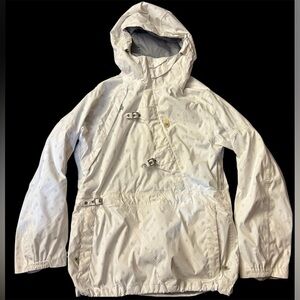 DC white pullover snowboarding jacket half zip size medium lots of pockets